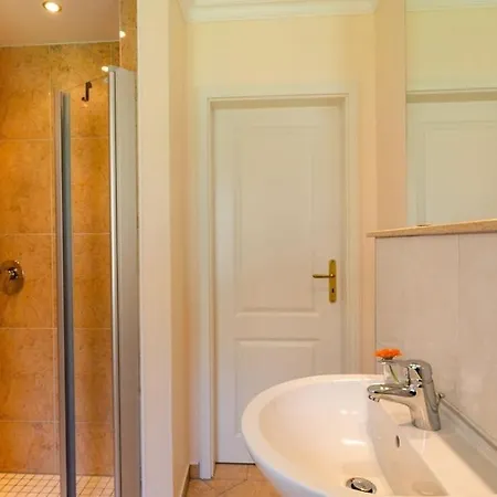 With 2 Bedrooms *
